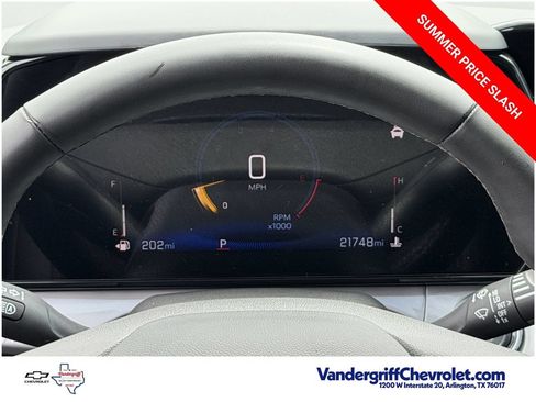 Certified 2025 Chevrolet Trax LT w/ Driver Confidence Package FWD image 15