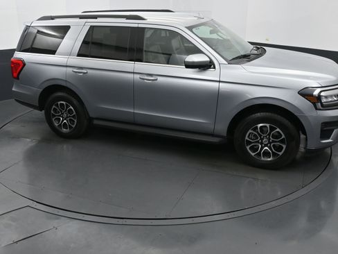 Used 2024 Ford Expedition XLT image 33