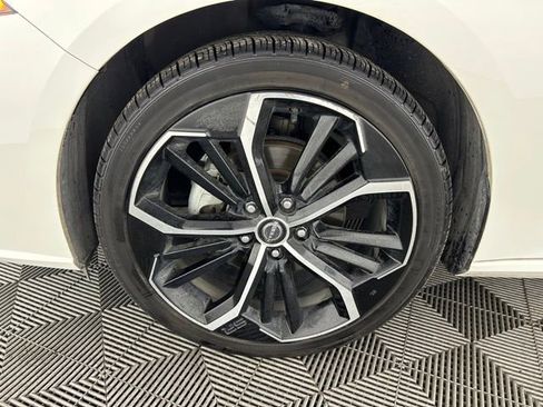 Used 2024 Nissan Altima 2.5 SR FWD image 9
