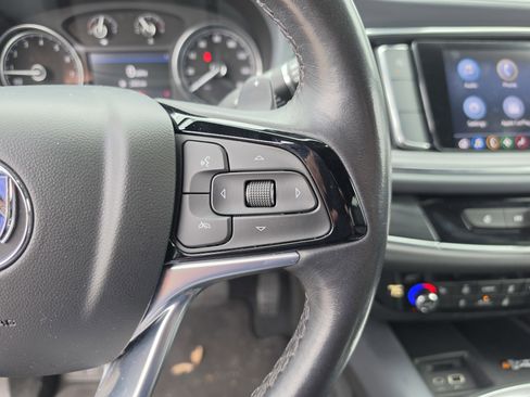 Used 2023 Buick Enclave Essence FWD image 34