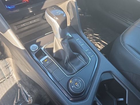 Certified 2024 Volkswagen Tiguan SE R-Line image 19