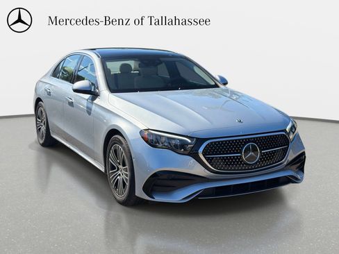Used 2025 Mercedes-Benz E 350 4MATIC Sedan image 3