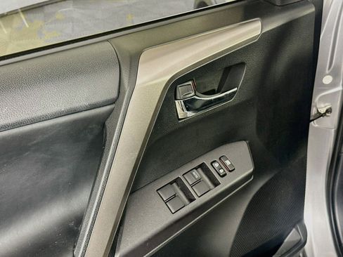 Used 2018 Toyota RAV4 XLE FWD image 15