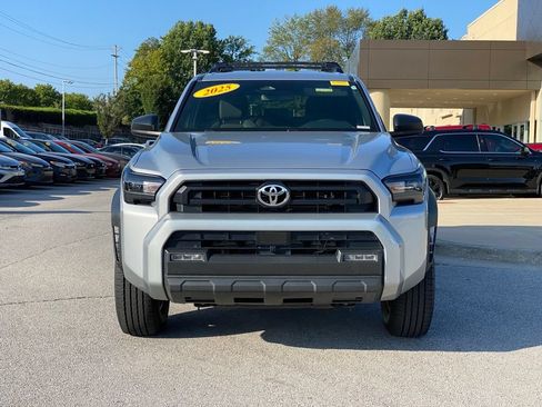 Used 2025 Toyota 4Runner SR5 AWD/4WD image 2