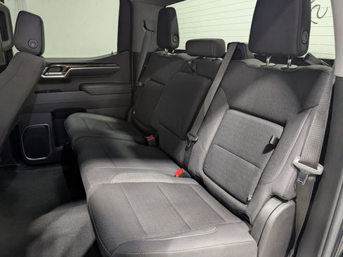 Used 2025 GMC Sierra 1500 Elevation image 17