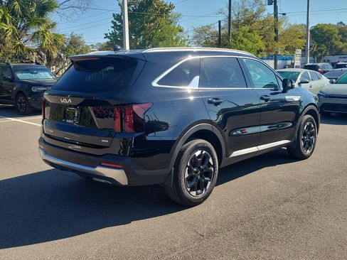 Certified 2025 Kia Sorento S image 6