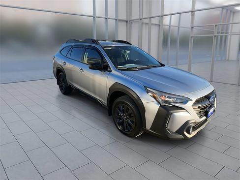 Used 2023 Subaru Outback Onyx Edition image 2