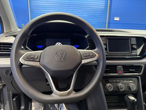 Used 2022 Volkswagen Taos S image 13