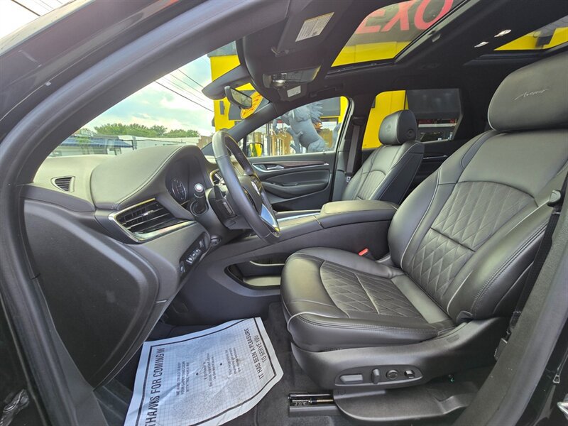 Used 2022 Buick Enclave Avenir w/ Avenir Technology Package AWD/4WD image 15