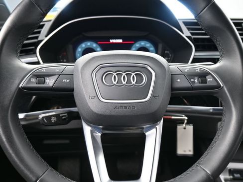 Used 2025 Audi Q3 2.0T Premium image 31