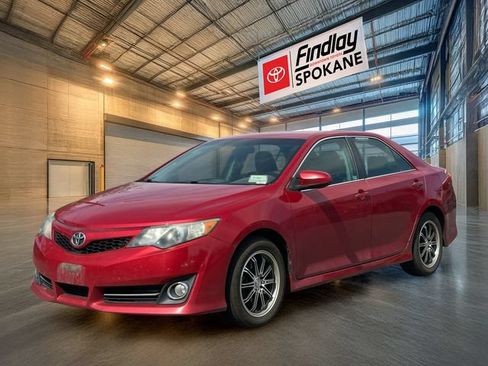 Used 2013 Toyota Camry SE FWD image 1
