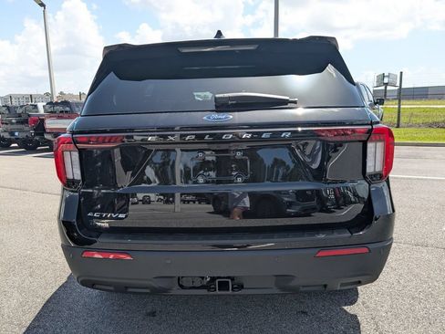 New 2026 Ford Explorer Active RWD image 5