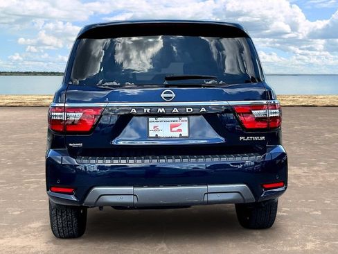 Used 2022 Nissan Armada Platinum w/ Captain's Chairs Package RWD image 5