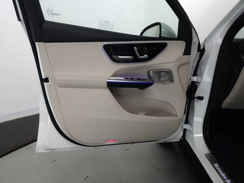 Certified 2026 Mercedes-Benz GLC 300 4MATIC image 5