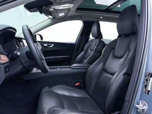 Used 2023 Volvo XC60 B6 Ultimate w/ Protection Package Premier image 21