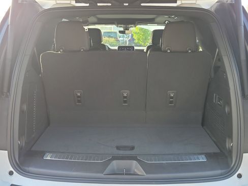 Used 2021 Chevrolet Tahoe Premier w/ Premium Package image 12