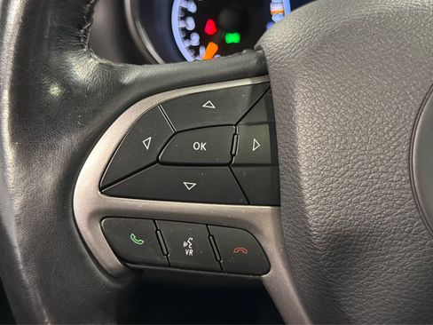 Used 2019 Jeep Grand Cherokee Limited AWD/4WD image 36