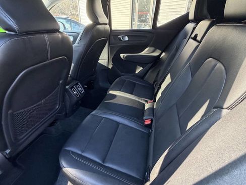 Used 2021 Volvo XC40 T5 Momentum w/ Premium Package AWD/4WD image 15