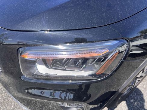 Used 2024 Mercedes-Benz GLB 250 4MATIC image 8