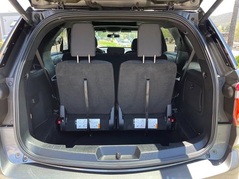 Used 2017 Ford Explorer XLT w/ Equipment Group 201A FWD image 10