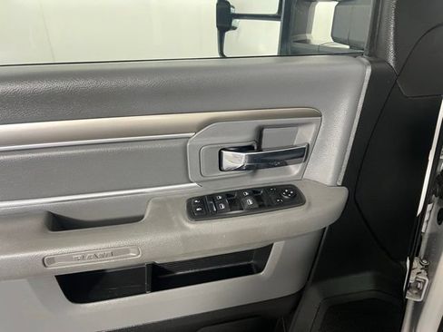 Used 2018 RAM 2500 SLT AWD/4WD image 15