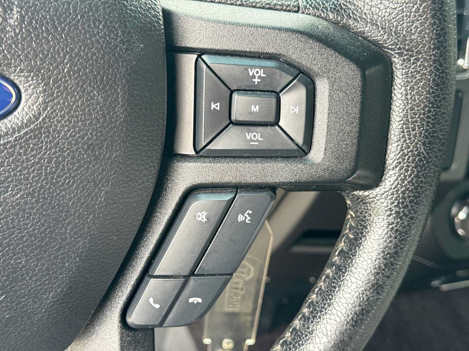 Used 2015 Ford F150 XLT w/ Equipment Group 302A Luxury AWD/4WD image 23
