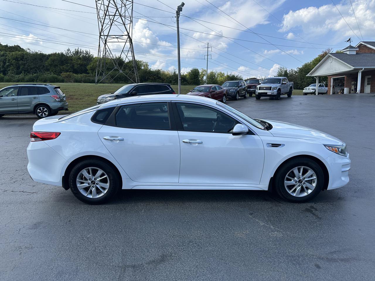 Used 2017 Kia Optima LX FWD image 5