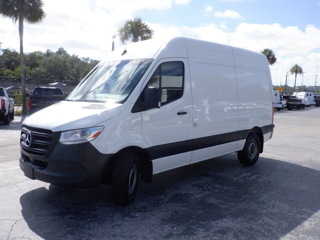 Used 2025 Mercedes-Benz Sprinter 2500 image 19