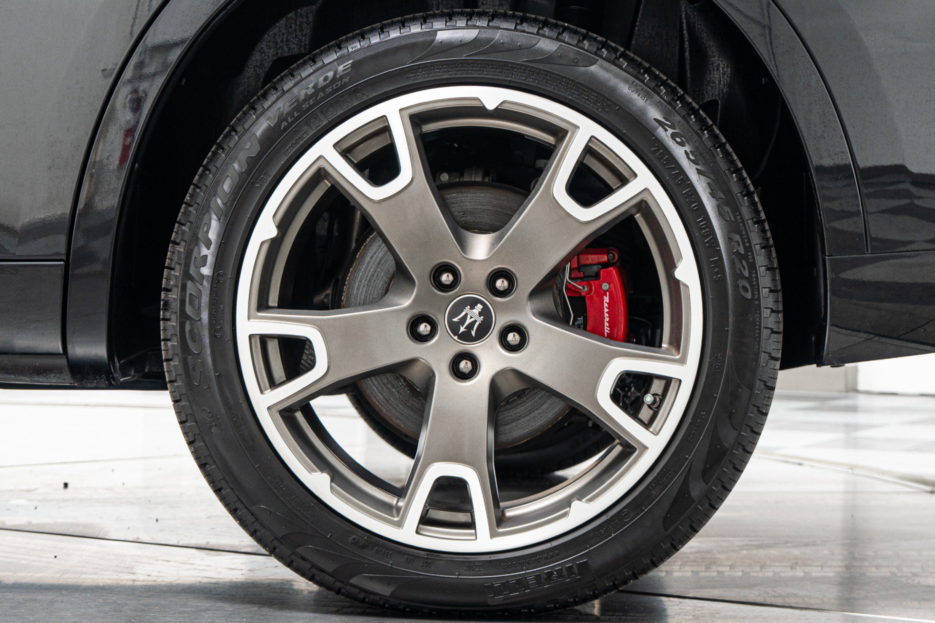 Used 2023 Maserati Levante GT AWD/4WD image 11