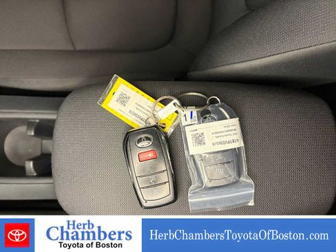 Used 2023 Toyota Corolla Cross LE w/ Moonroof Package AWD/4WD image 10