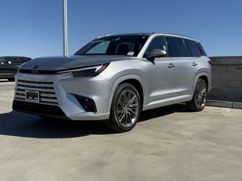 New 2025 Lexus TX 550h AWD Plug-In Hybrid image 8
