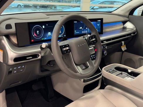 New 2026 Hyundai Ioniq 9 SEL image 9