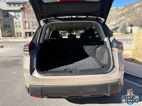 Used 2025 Nissan Rogue SV image 8