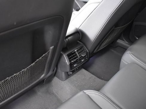 Certified 2025 Audi Q3 2.0T Premium AWD/4WD image 18