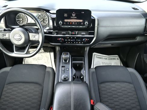Used 2023 Nissan Pathfinder SV image 18