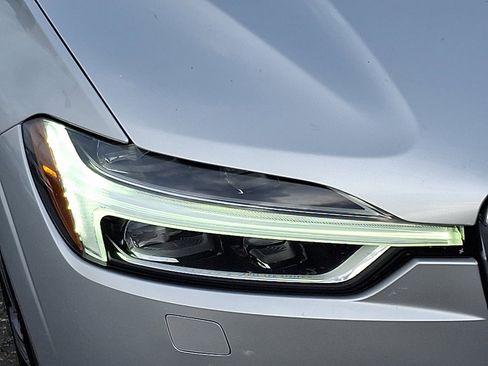 Used 2019 Volvo XC60 T5 Inscription w/ Protection Package Premier image 9