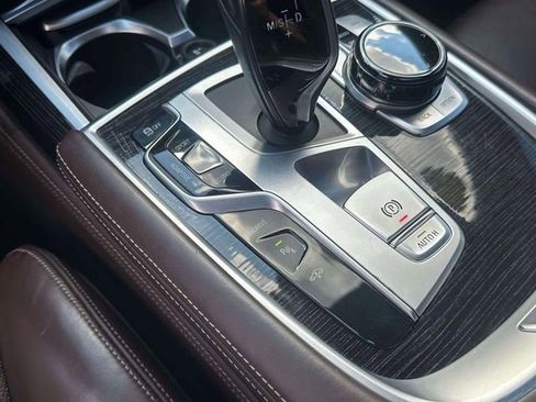 Used 2018 BMW 740e xDrive AWD/4WD image 33