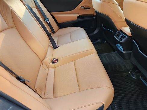 Used 2023 Lexus ES 350 w/ Premium Package image 32