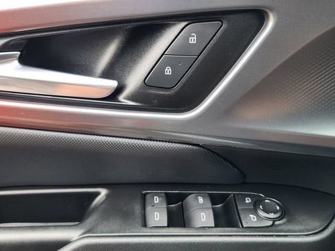 Used 2024 Chevrolet Equinox EV RS FWD image 24