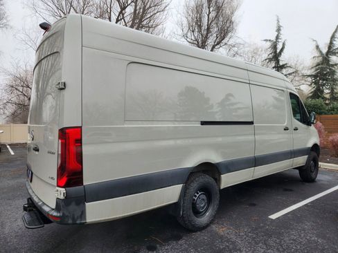 Used 2023 Mercedes-Benz Sprinter 2500 image 3