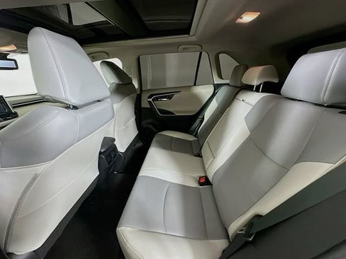 Used 2019 Toyota RAV4 Limited w/ Advanced Technology Package FWD image 17