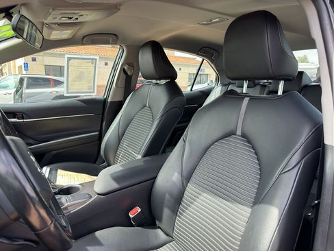 Used 2023 Toyota Camry SE FWD image 8