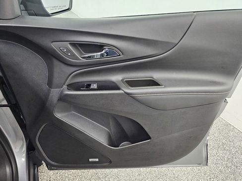 Used 2023 Chevrolet Equinox Premier image 27
