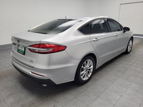 Used 2019 Ford Fusion SE FWD image 9