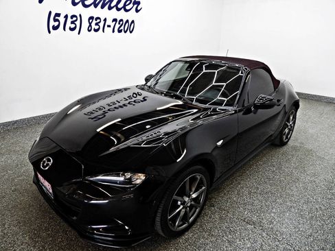 Used 2018 MAZDA MX-5 Miata Grand Touring RWD image 1