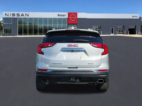 Used 2019 GMC Terrain SLT w/ Preferred Package AWD/4WD image 4