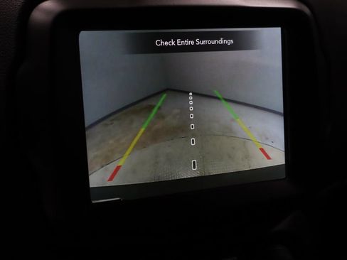 Used 2022 Jeep Renegade Altitude AWD/4WD image 4