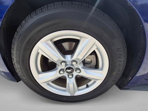 Used 2016 Ford Mustang Coupe RWD image 17