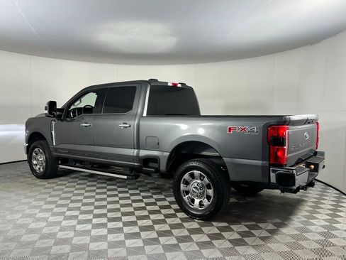 Used 2025 Ford F250 Lariat w/ Chrome Package image 8
