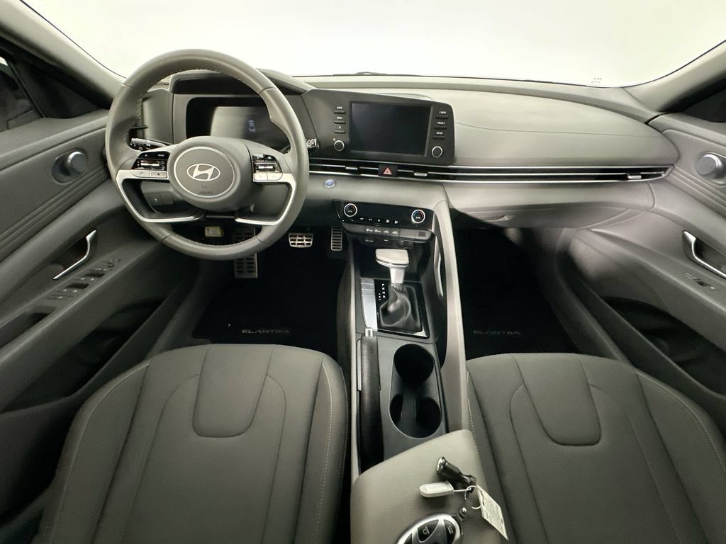 Used 2025 Hyundai Elantra Sport FWD image 10